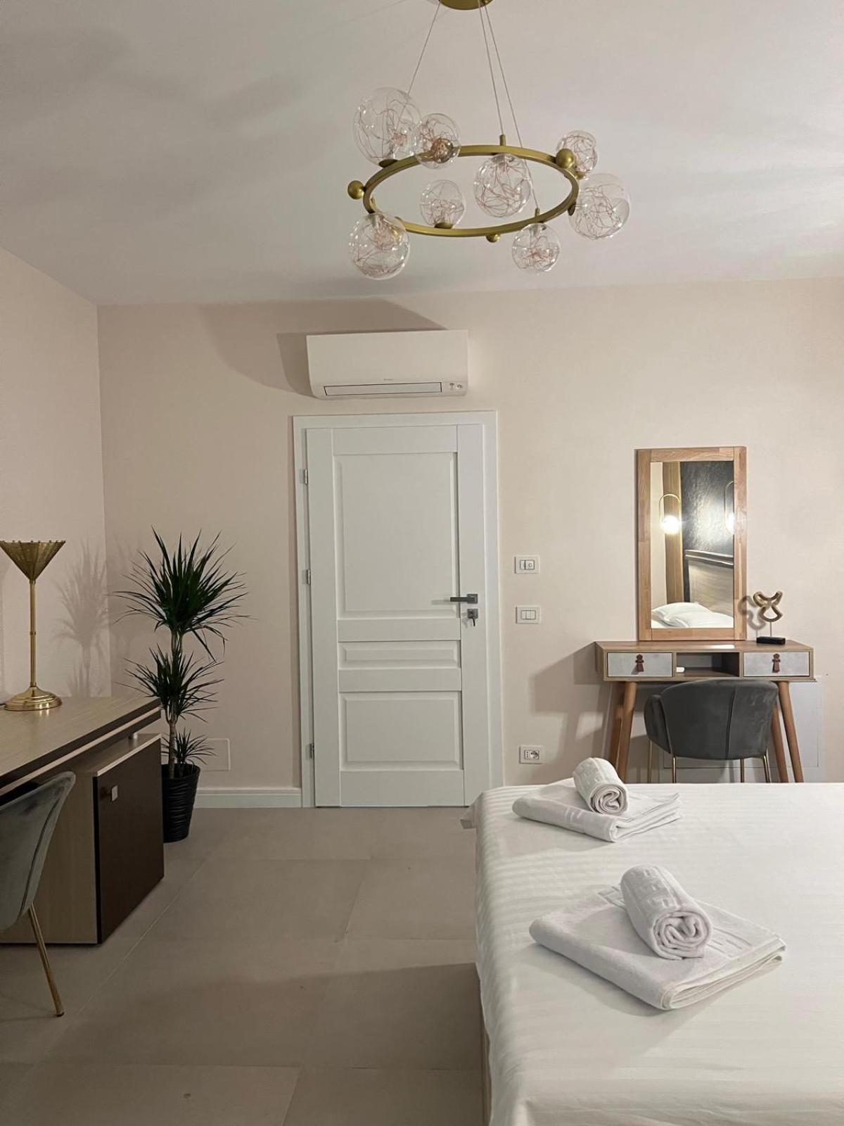 Pensiunea Villa D'Amici Mosnita Noua Экстерьер фото